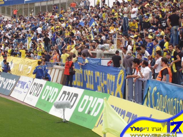 צולם על ידי השחקן ה-12 - כל הזכויות שמורות