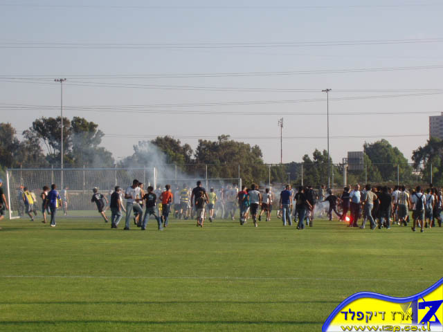 צולם על ידי השחקן ה-12 - כל הזכויות שמורות
