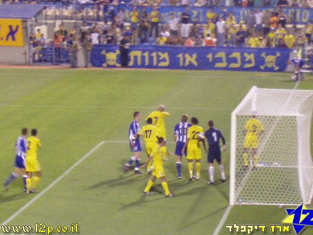 צולם על ידי השחקן ה-12 - כל הזכויות שמורות