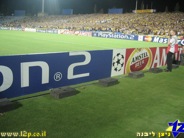 צולם על ידי השחקן ה-12 - כל הזכויות שמורות