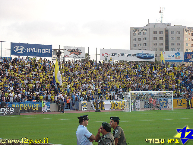 צולם על ידי השחקן ה-12 - כל הזכויות שמורות