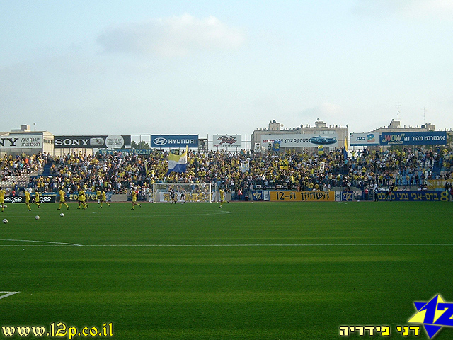 צולם על ידי השחקן ה-12 - כל הזכויות שמורות