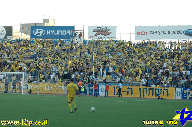 צולם על ידי השחקן ה-12 - כל הזכויות שמורות