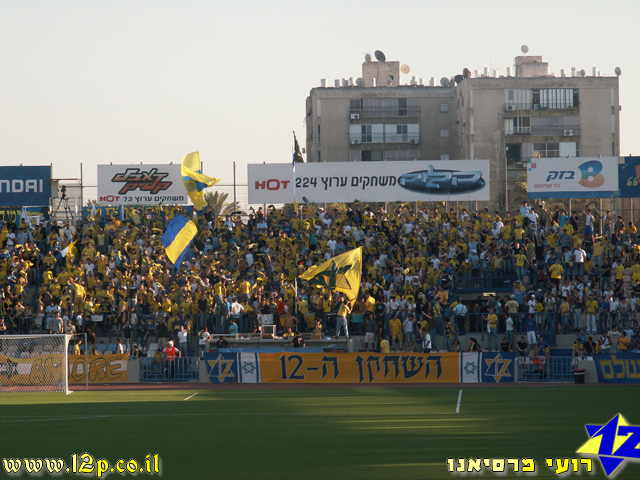 צולם על ידי השחקן ה-12 - כל הזכויות שמורות