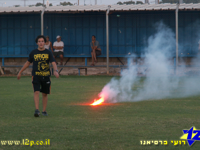 צולם על ידי השחקן ה-12 - כל הזכויות שמורות