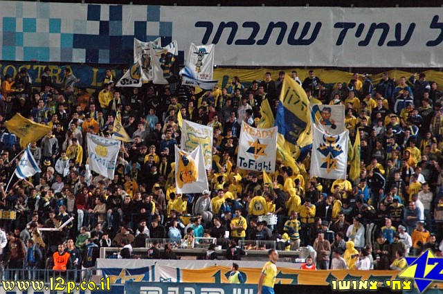 צולם על ידי השחקן ה-12 - כל הזכויות שמורות