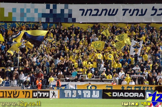 צולם על ידי השחקן ה-12 - כל הזכויות שמורות