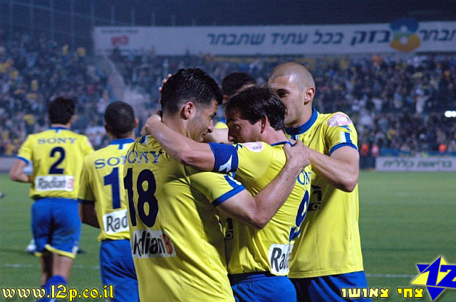 צולם על ידי השחקן ה-12 - כל הזכויות שמורות