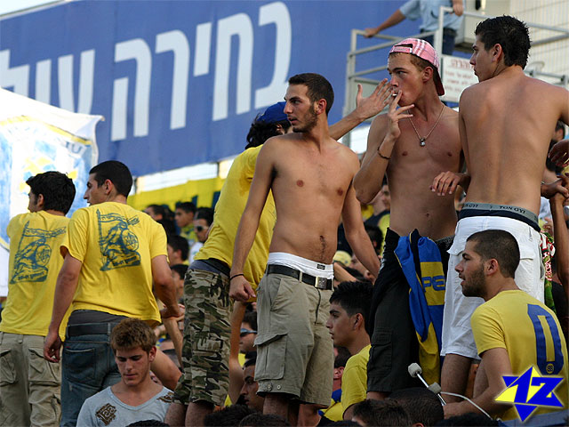 צולם על ידי השחקן ה-12 - כל הזכויות שמורות