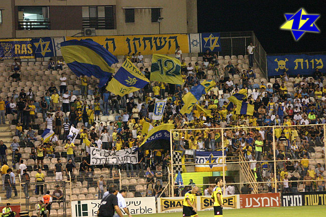 צולם על ידי השחקן ה-12 - כל הזכויות שמורות