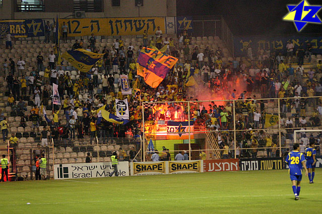צולם על ידי השחקן ה-12 - כל הזכויות שמורות