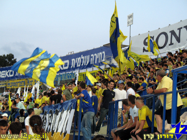 צולם על ידי השחקן ה-12 - כל הזכויות שמורות