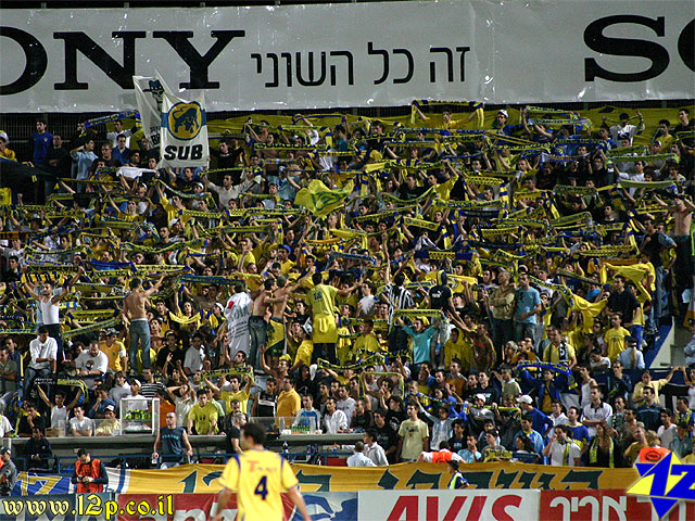 צולם על ידי השחקן ה-12 - כל הזכויות שמורות