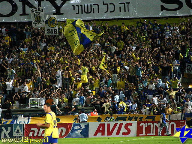 צולם על ידי השחקן ה-12 - כל הזכויות שמורות