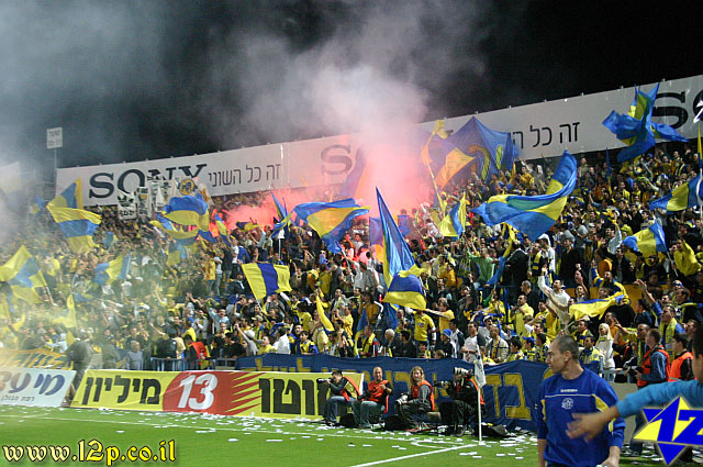 צולם על ידי השחקן ה-12 - כל הזכויות שמורות