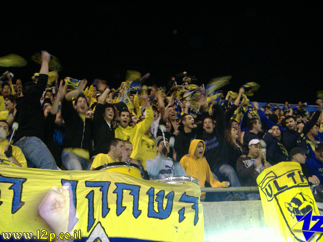צולם על ידי השחקן ה-12 - כל הזכויות שמורות