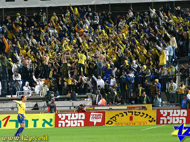 צולם על ידי השחקן ה-12 - כל הזכויות שמורות