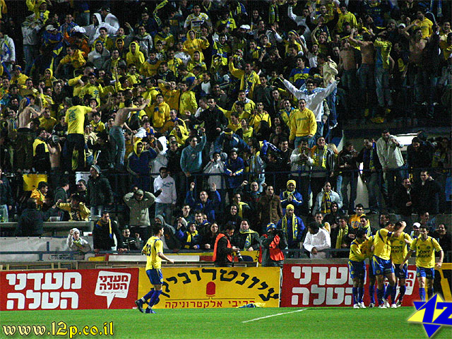 צולם על ידי השחקן ה-12 - כל הזכויות שמורות