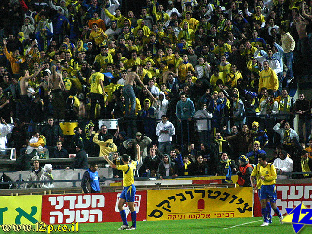 צולם על ידי השחקן ה-12 - כל הזכויות שמורות