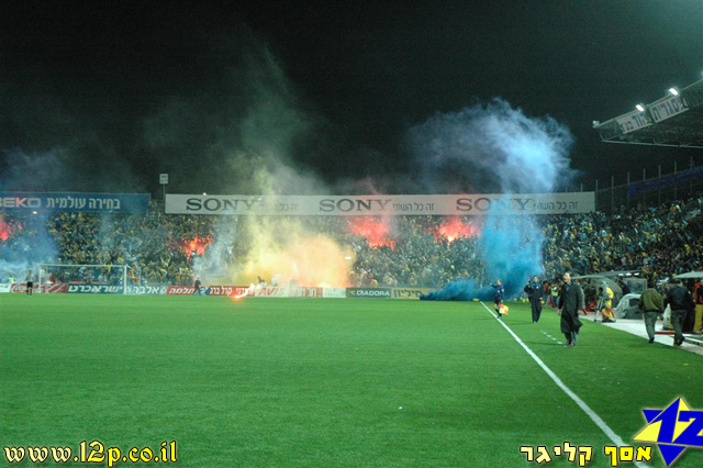 צולם על ידי השחקן ה-12 - כל הזכויות שמורות