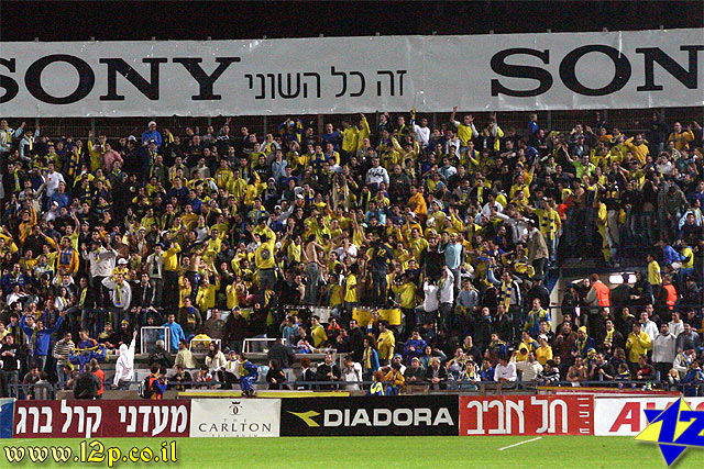 צולם על ידי השחקן ה-12 - כל הזכויות שמורות
