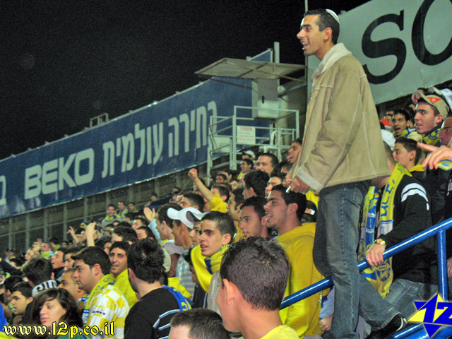 צולם על ידי השחקן ה-12 - כל הזכויות שמורות