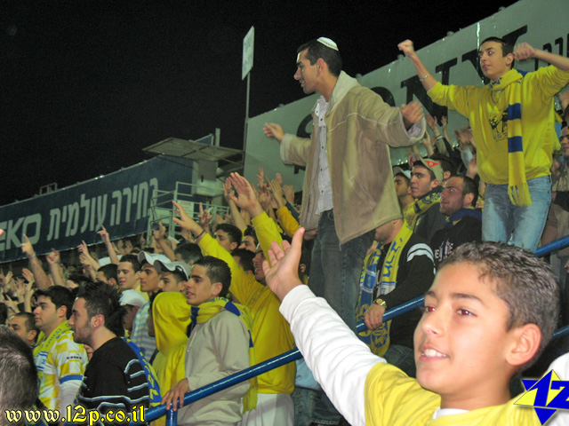 צולם על ידי השחקן ה-12 - כל הזכויות שמורות