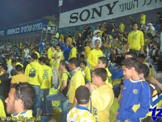 צולם על ידי השחקן ה-12 - כל הזכויות שמורות