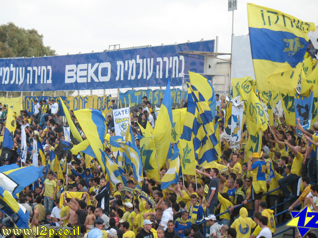 צולם על ידי השחקן ה-12 - כל הזכויות שמורות