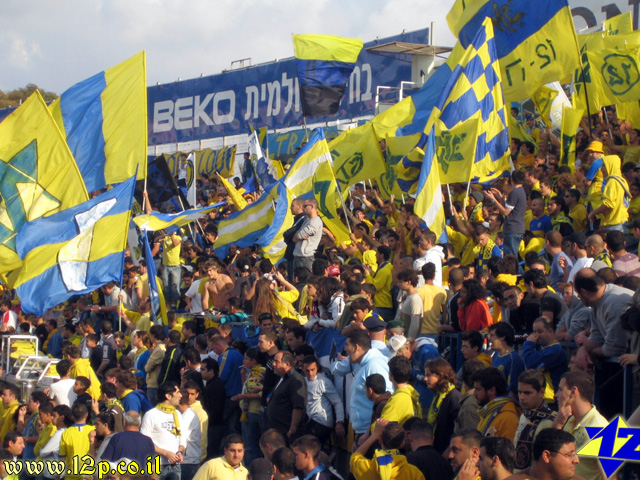 צולם על ידי השחקן ה-12 - כל הזכויות שמורות