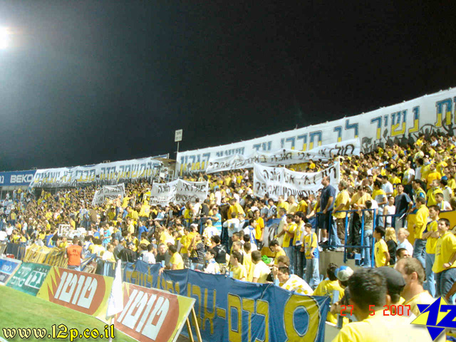 צולם על ידי השחקן ה-12 - כל הזכויות שמורות