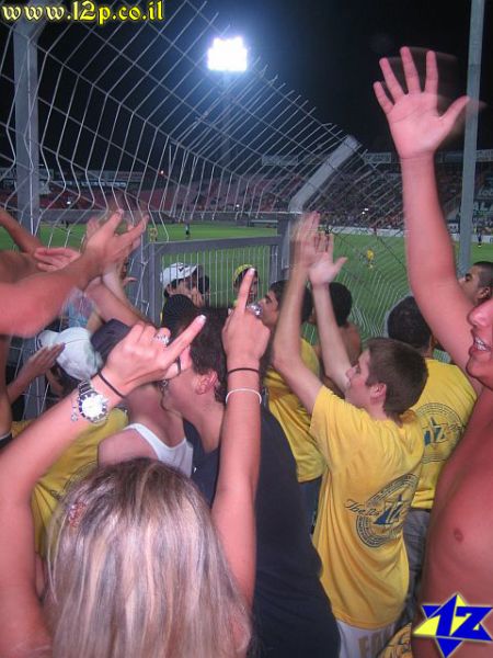 צולם על ידי השחקן ה-12 - כל הזכויות שמורות