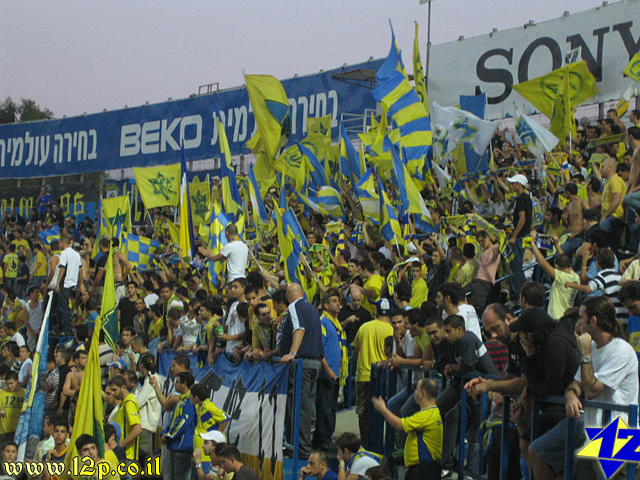 צולם על ידי השחקן ה-12 - כל הזכויות שמורות
