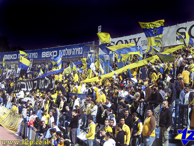צולם על ידי השחקן ה-12 - כל הזכויות שמורות