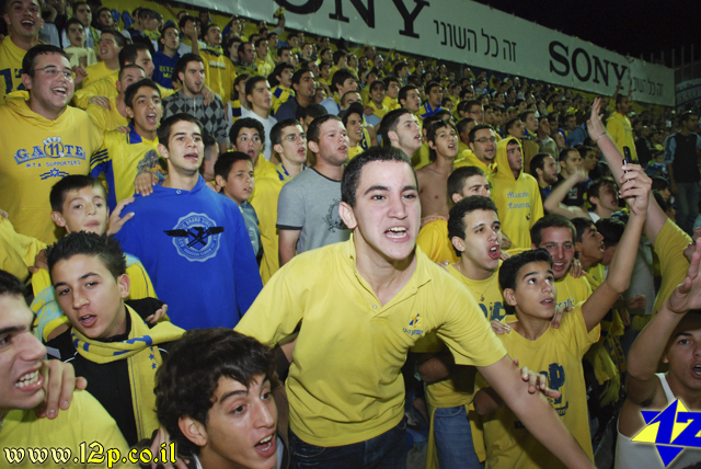צולם על ידי השחקן ה-12 - כל הזכויות שמורות