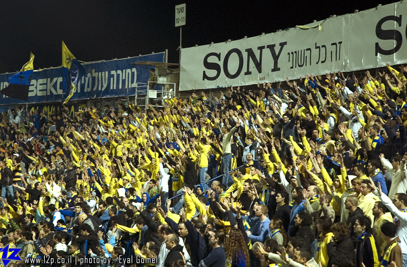 צולם על ידי השחקן ה-12 - כל הזכויות שמורות
