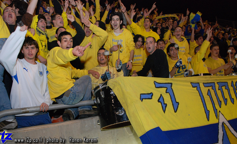 צולם על ידי השחקן ה-12 - כל הזכויות שמורות