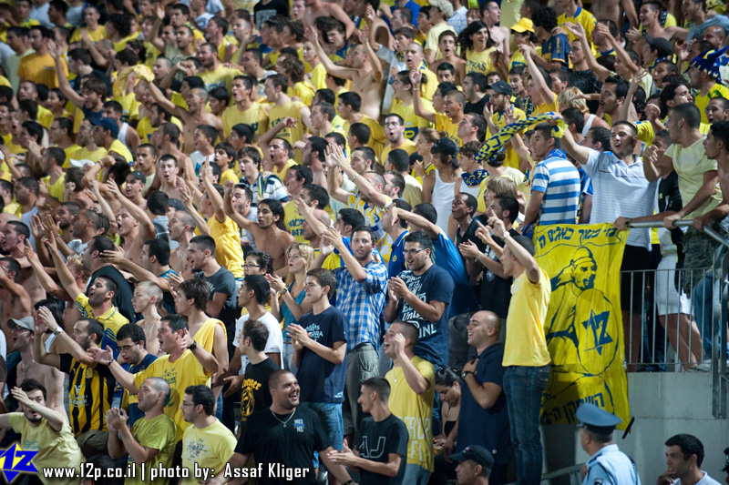 צולם על ידי השחקן ה-12 - כל הזכויות שמורות