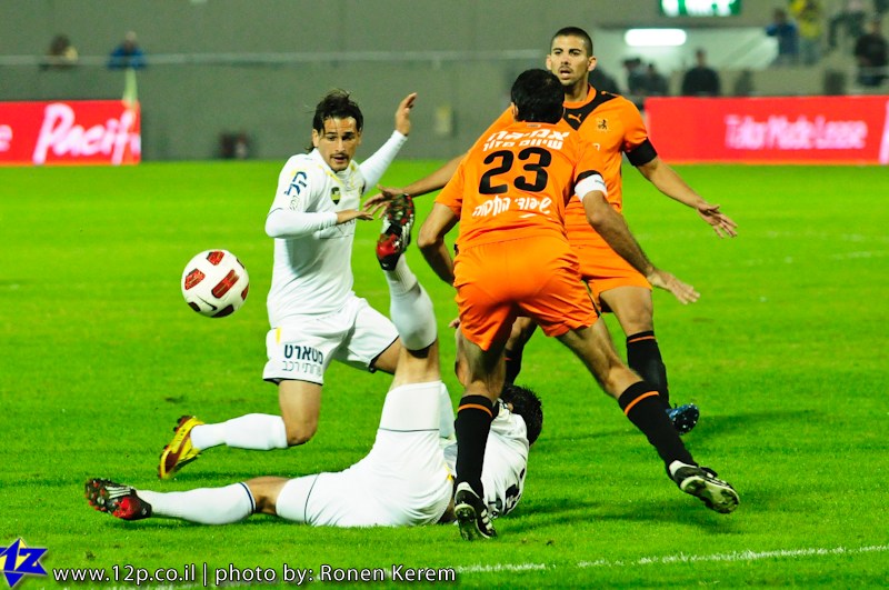 צולם על ידי השחקן ה-12 - כל הזכויות שמורות