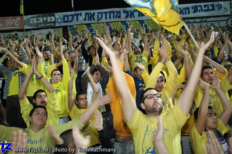 צולם על ידי השחקן ה-12 - כל הזכויות שמורות