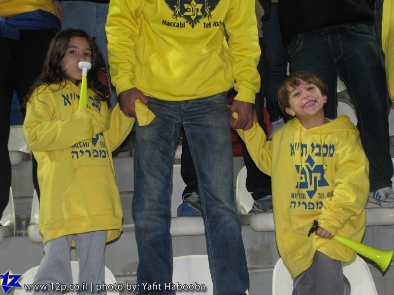 צולם על ידי השחקן ה-12 - כל הזכויות שמורות