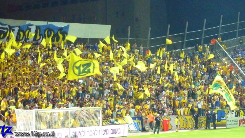 צולם על ידי השחקן ה-12 - כל הזכויות שמורות