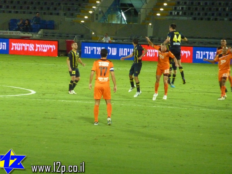 צולם על ידי השחקן ה-12 - כל הזכויות שמורות