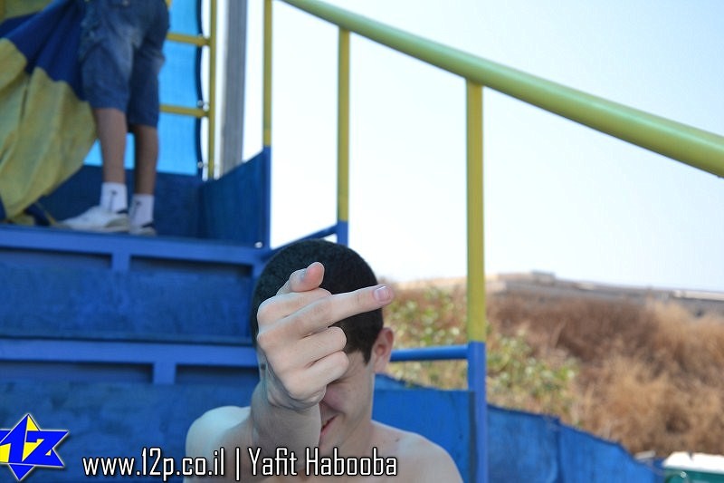 צולם על ידי השחקן ה-12 - כל הזכויות שמורות