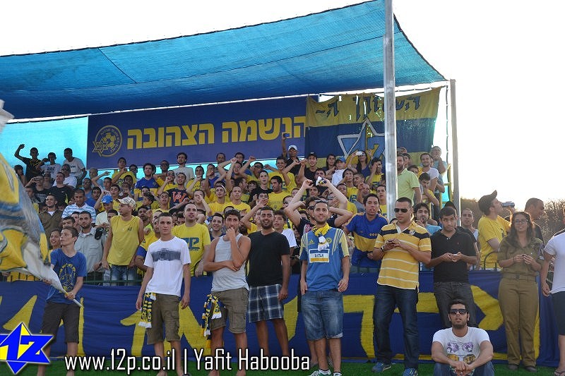צולם על ידי השחקן ה-12 - כל הזכויות שמורות