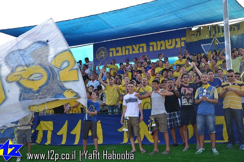 צולם על ידי השחקן ה-12 - כל הזכויות שמורות