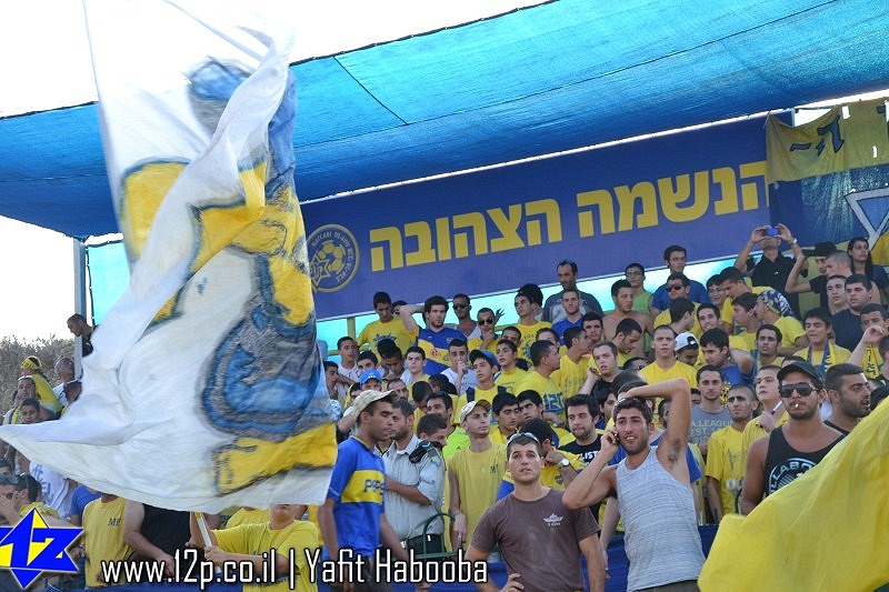 צולם על ידי השחקן ה-12 - כל הזכויות שמורות