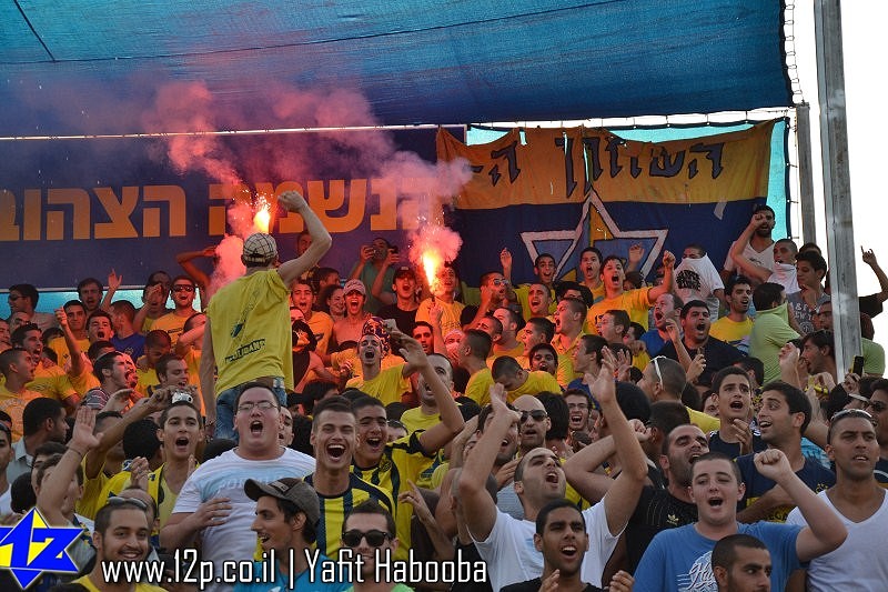 צולם על ידי השחקן ה-12 - כל הזכויות שמורות