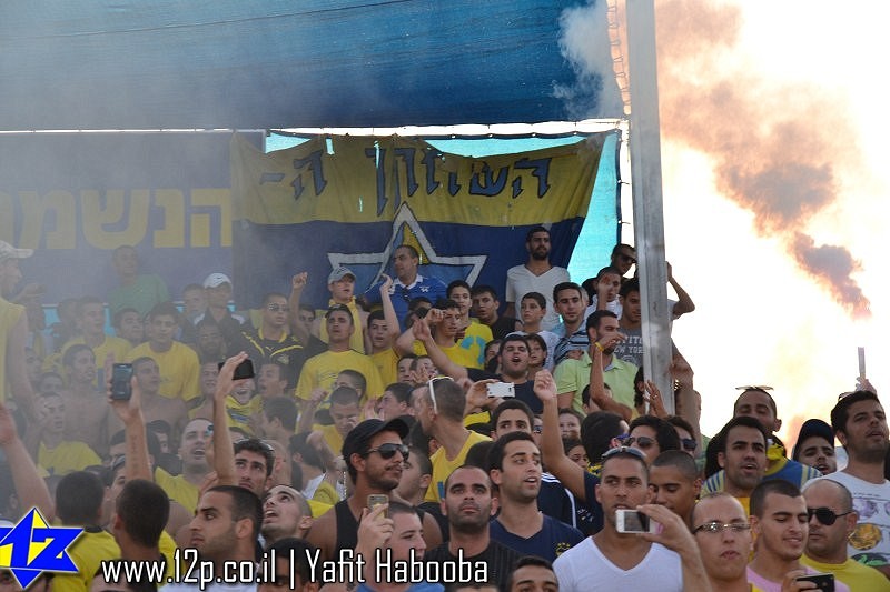 צולם על ידי השחקן ה-12 - כל הזכויות שמורות