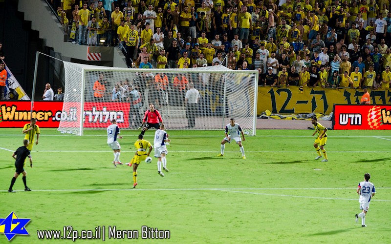 צולם על ידי השחקן ה-12 - כל הזכויות שמורות